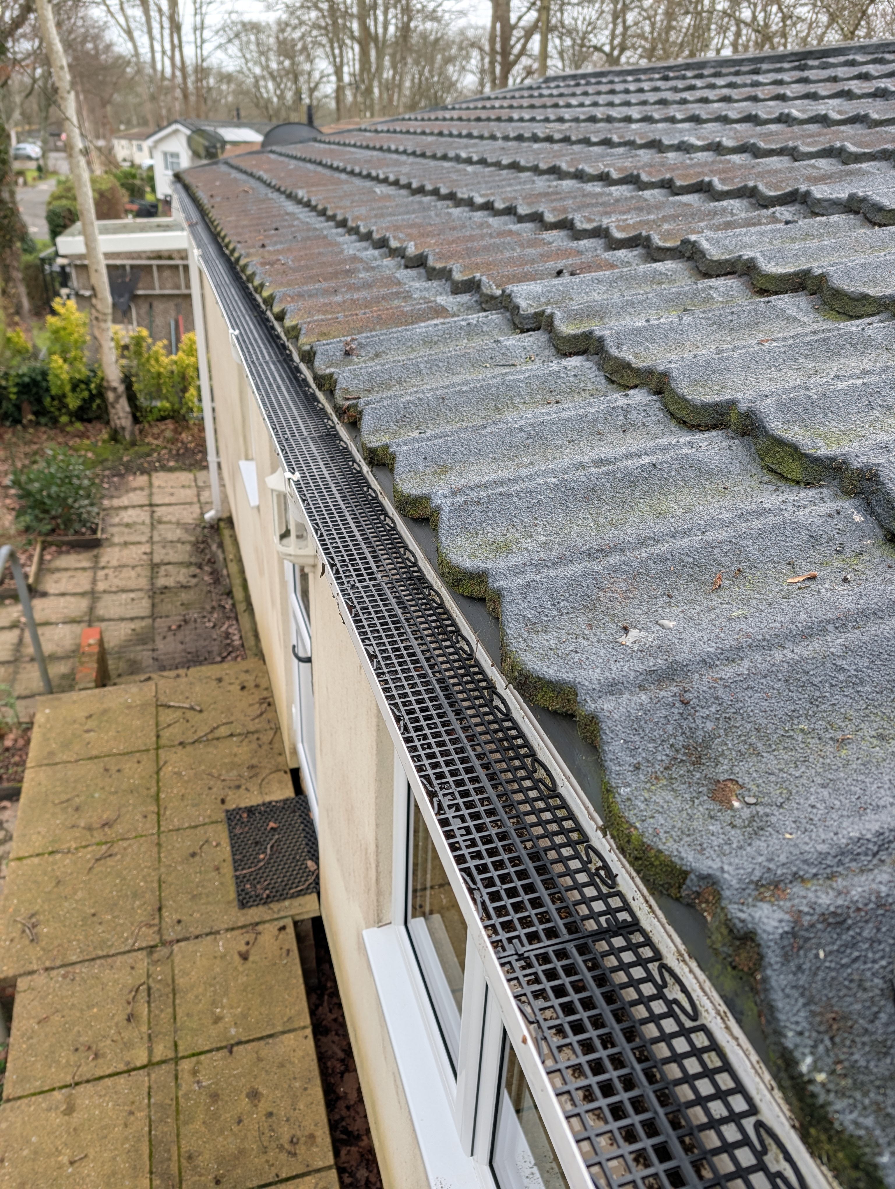 Gutter tray installation